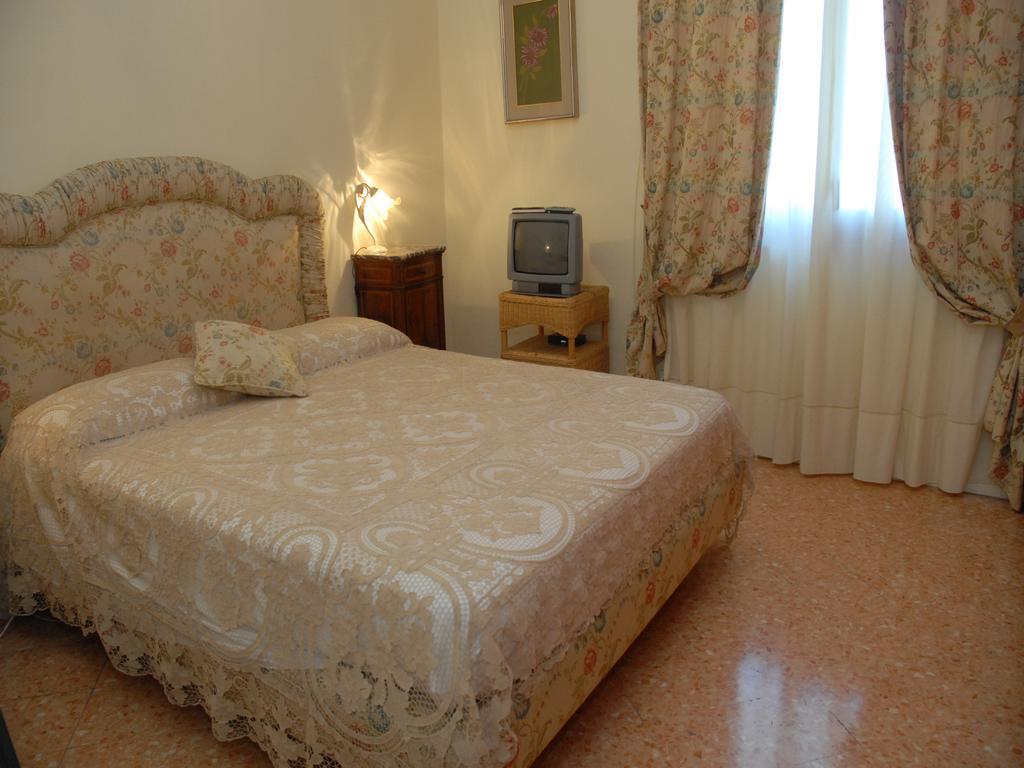 Casa Rachele Bed and Breakfast Piano di Sorrento Rum bild